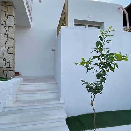 بيت ضيافة Villa Piras 3*